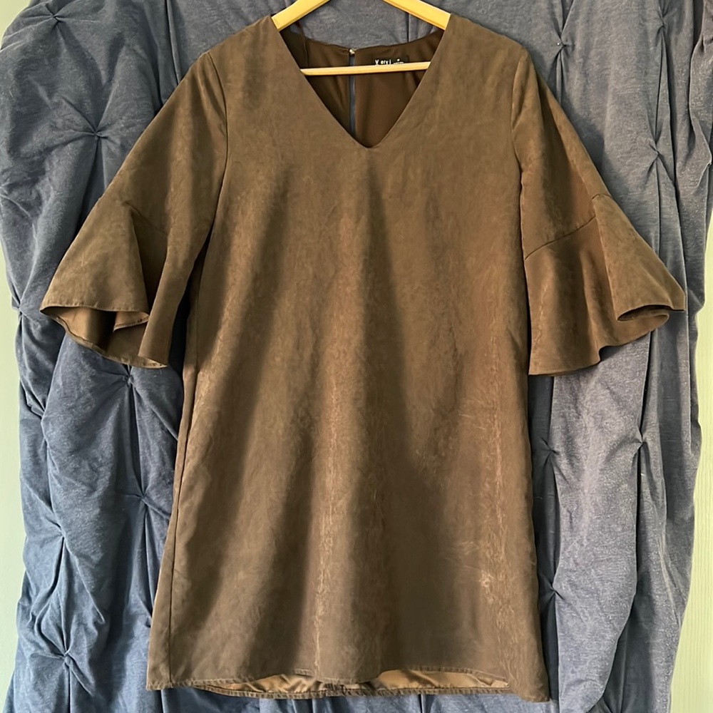 Loose Fitting Tan Dress with Pockets.